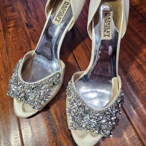 Badgley Mischka Elegant Cream Heels with Sparkling Embellishments